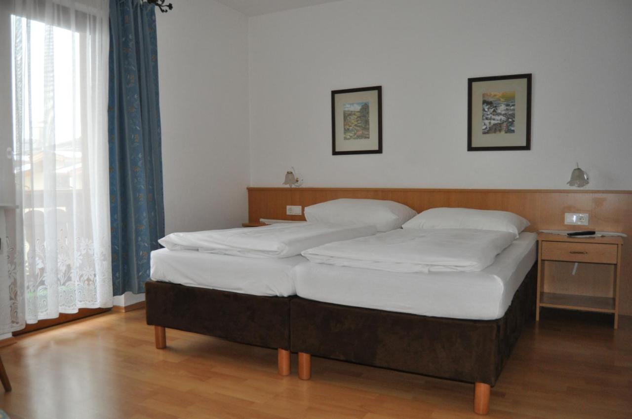 קולסאס Gaestehaus Pension Edelweiss חדר תמונה